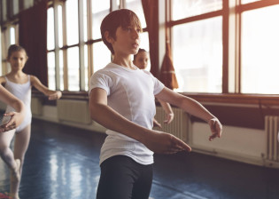 Entanda quais são os benefícios do ballet clássico para a saúde